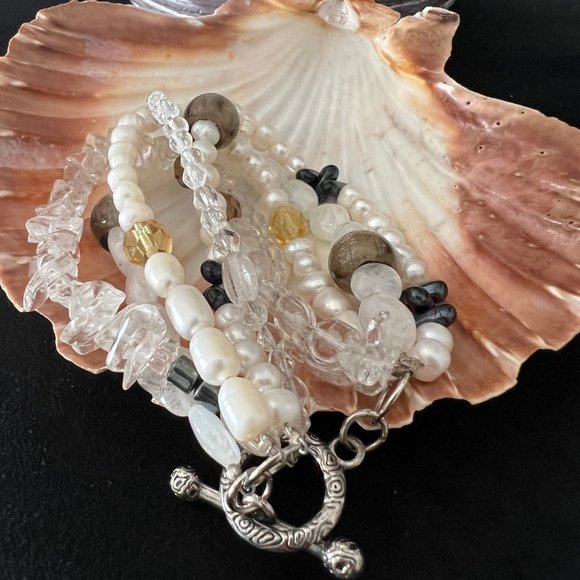 Handcrafted beaded bracelet - Picture 2 of 3